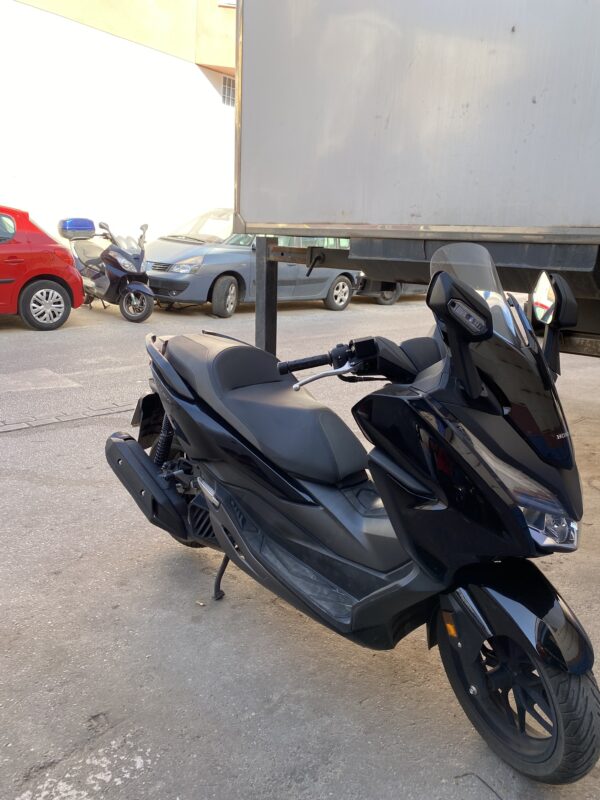 HONDA FORZA 125 - Imagen 3